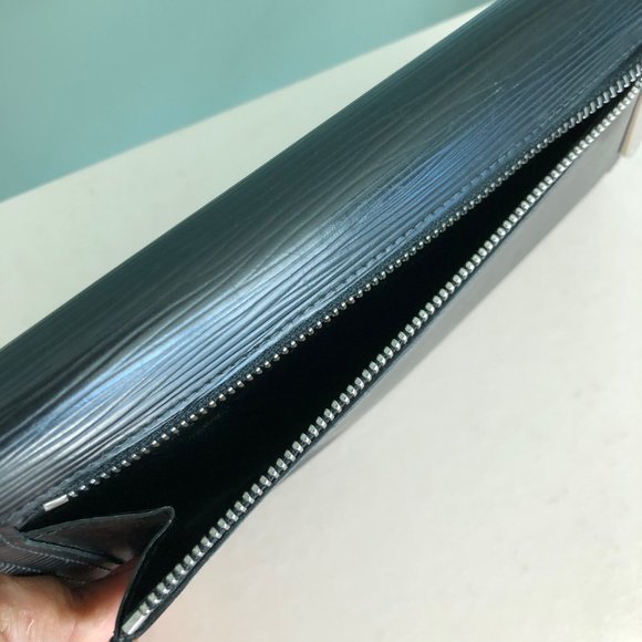 AUTHENTIC LOUIS VUITTON EPI EUGENE WALLET - Picture 4 of 8